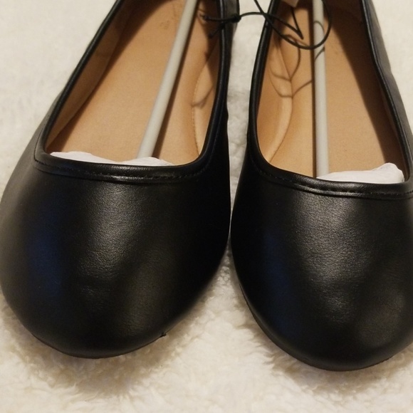 Universal Thread flats - Picture 2 of 8